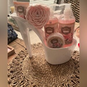 💗NWT Beauty Gift Set
